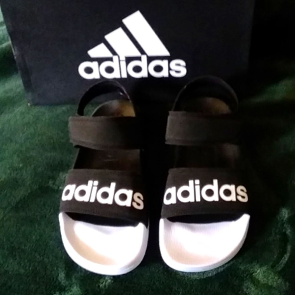 Adidas sandals like new size 8 women's excellent condition